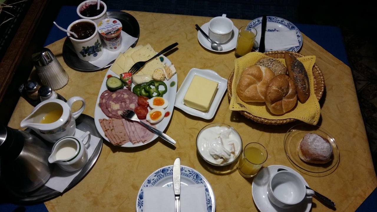 Hotel/Pension Rosengarten Franking エクステリア 写真